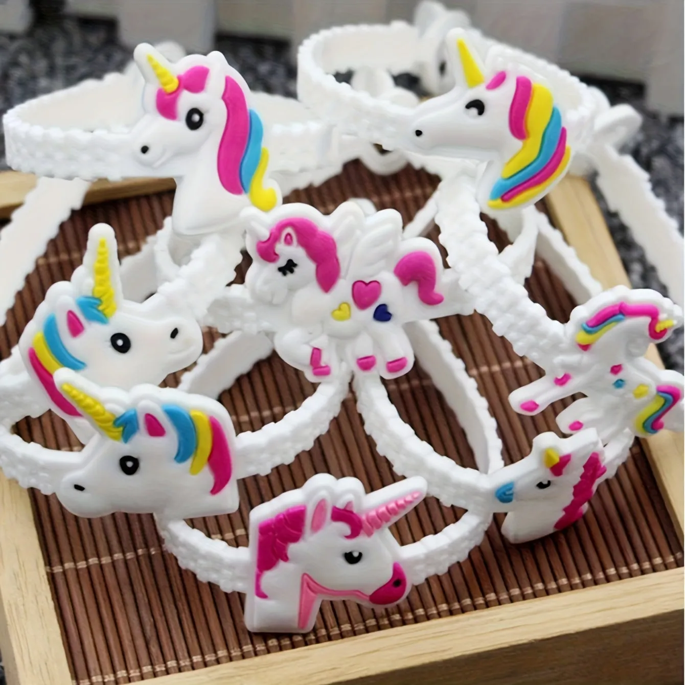 5pcs Plastic Unicorn Slap Bracelets for Magical Birthday Parties