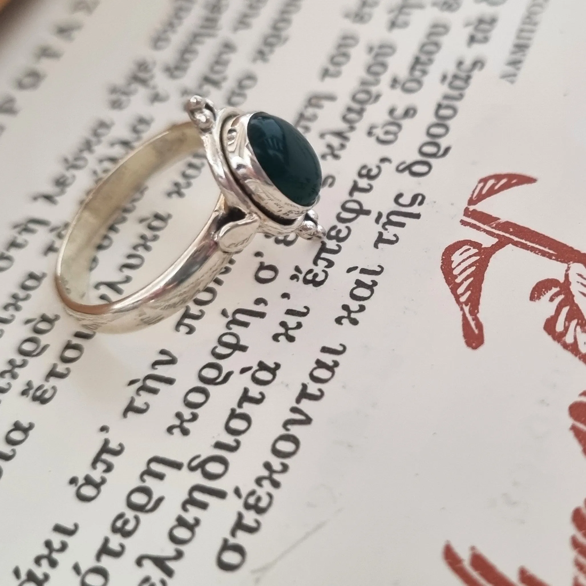 Silver ring - Green agate